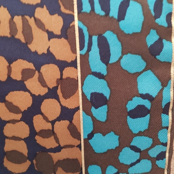 Lous Vuitton 100% Silk Scarf - Picture 3 of 8